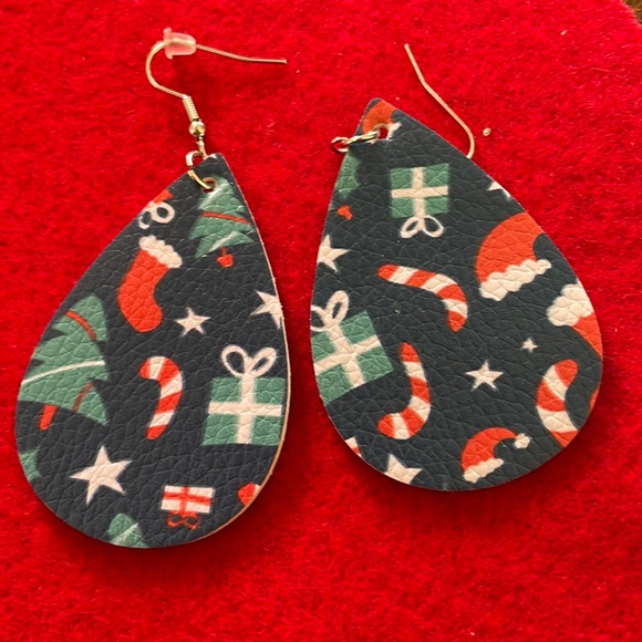 CHRISTMAS EARRINGS!! - Picture 3 of 4